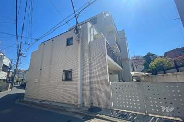 メゾン万里下北沢の外観（北西側から）