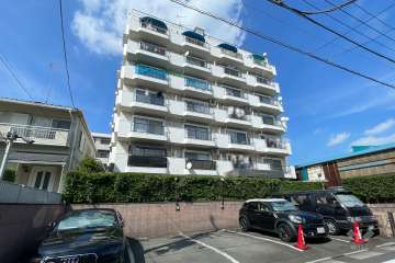 セブンスターマンション北沢の外観（南西側から）　