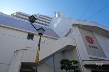 下北沢ハイタウンA棟の外観（北東側から）