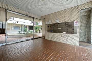 エントランス内のオートロックと共用ポスト