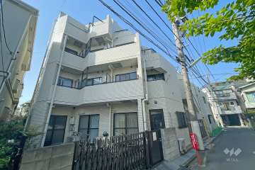 ライオンズマンション東北沢の外観（北東側から）