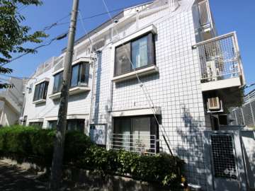 サンロイヤル上甲東園の外観（南側から）