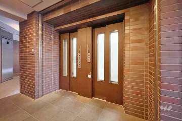 共用のエレベーター
