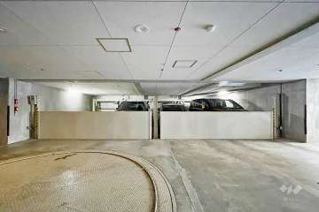 敷地内駐車場（屋内機械式）