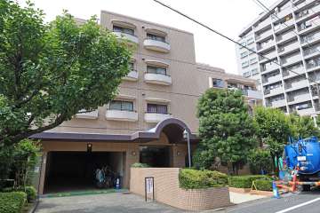 メモアール柿の木坂の外観（東側から）