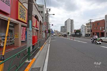 敷地南西の前面道路