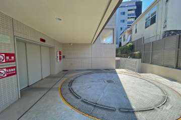 敷地内駐車場（屋内機械式/ターンテーブル設置）