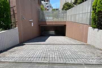 駐車場の出入り口