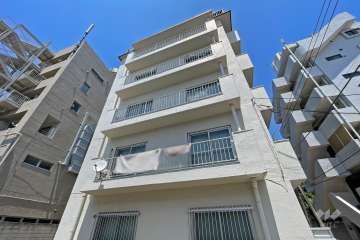 ローヤルハイツのざわの外観（南西側から）