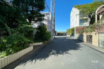 敷地北西側の前面道路　