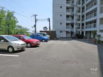 敷地内駐車場（屋外平面式）