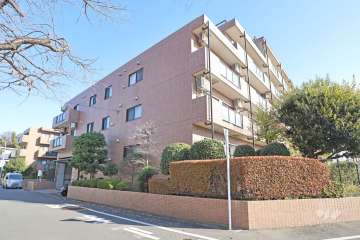 マイキャッスル二子玉川園の外観（西側から）