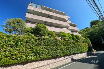 クレッセント上野毛３の外観（南側から）