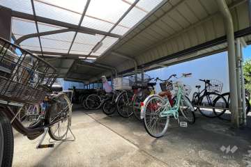 駐輪場（屋根付き）