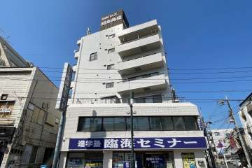 日興パレス用賀の外観（東側から）