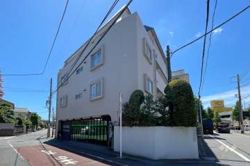 外観　敷地の東側道路の北側から