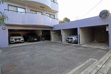 敷地内駐車場（屋内平面式）