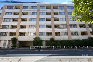 用賀パークハウスの外観（南西側から）　