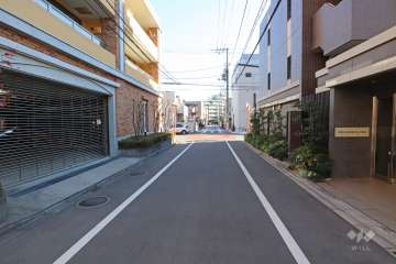 敷地北側の前面道路