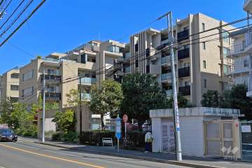 ドレッセ用賀の外観（北西側から）