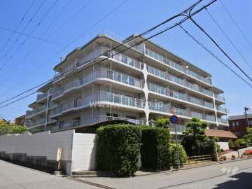 夙川台スカイハイツの外観（南西側から）