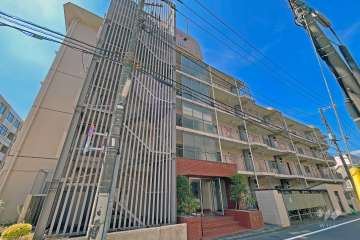 用賀マンションの外観（北東側から）