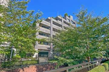 ナイスガーデンステージ用賀の外観（西側から）