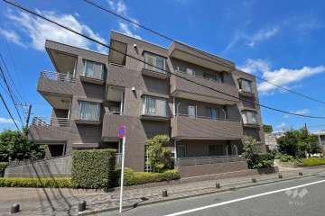 グランディコア用賀の外観（東側から）