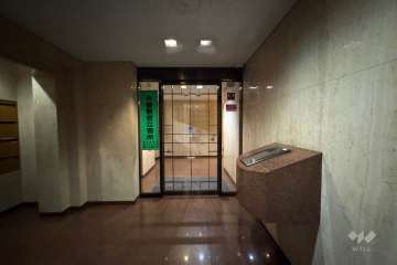 エントランスはオートロック付きです。