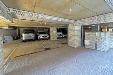 敷地内駐車場（屋内平面式）