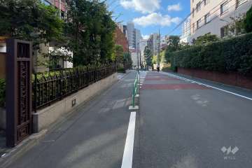 敷地南側の前面道路　