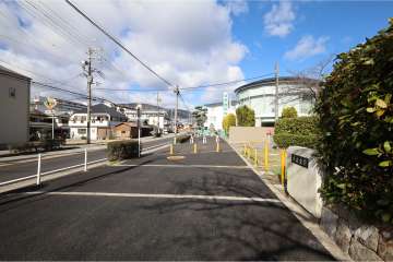 敷地南側の前面道路