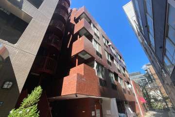 トーア岩本町マンションの外観（南側から）