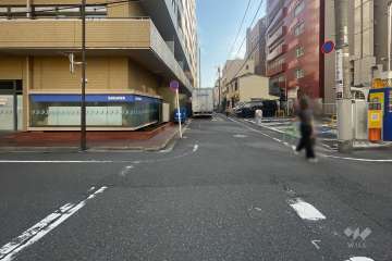 敷地南側の前面道路