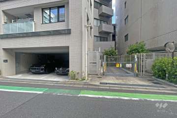 敷地内駐車場（屋内平面式と屋外機械式）