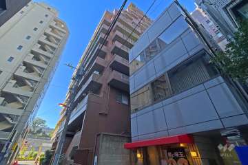 朝日九段マンションの外観（南東側から）