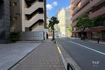 敷地南側の前面道路