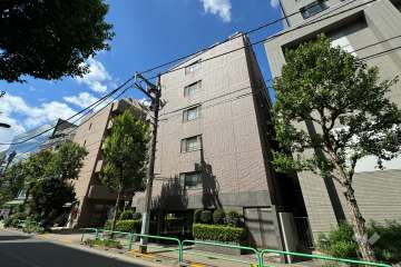 パレステュディオ三番町の外観（南東側から）