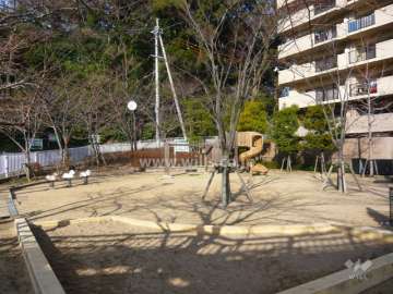 敷地南側にある公園
