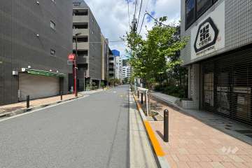 敷地東側の前面道路