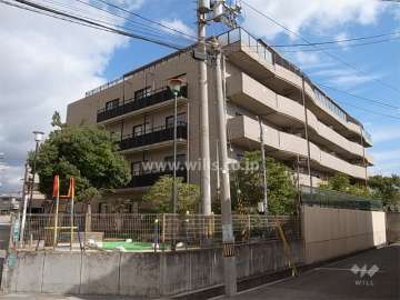 ダイアパレスロイヤル香櫨園の外観（南西側から）