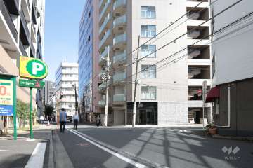 敷地北側の前面道路
