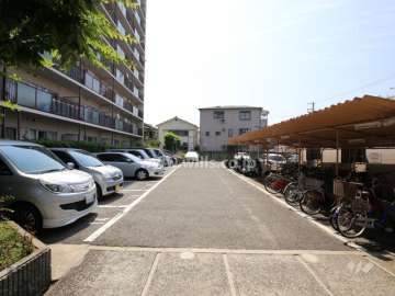 敷地内駐車場（屋外平面式）