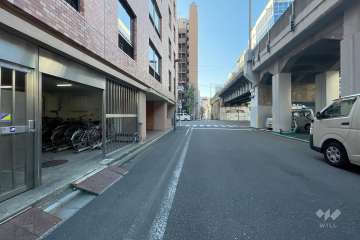 敷地北側の前面道路
