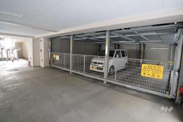 敷地内駐車場（屋内機械式）