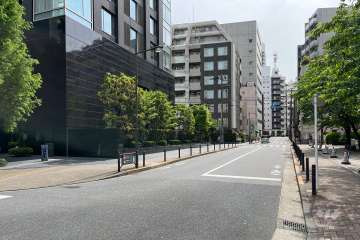 敷地北側の前面道路