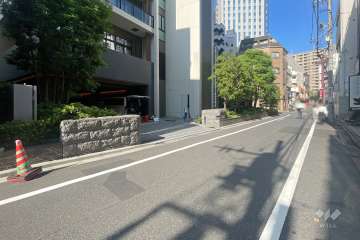 敷地北東側の前面道路　