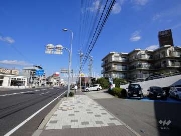 敷地北側は国道171号線に面しています。