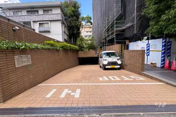 駐車場の出入り口