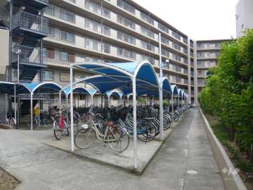屋根付きの駐輪場